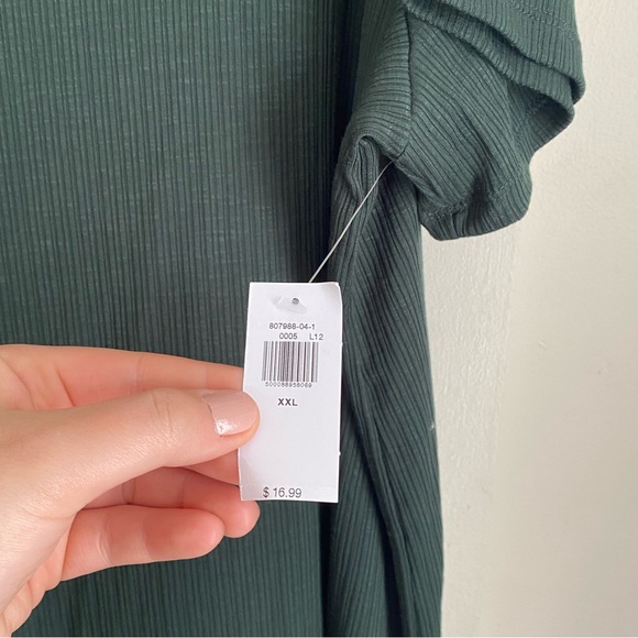 Old Navy Luxe v-neck ribbed shirt - Picture 3 of 4